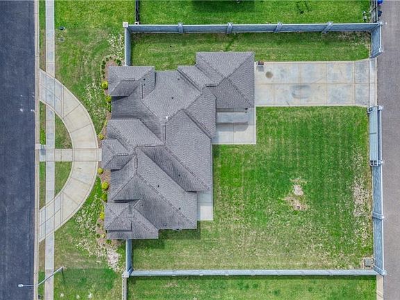 2nd image of 3901 Southern Breeze Ave