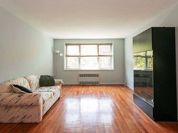 2nd image of 525 W 236th St APT 4E