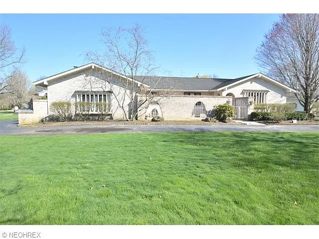 5501 Loretta Dr photo 1
