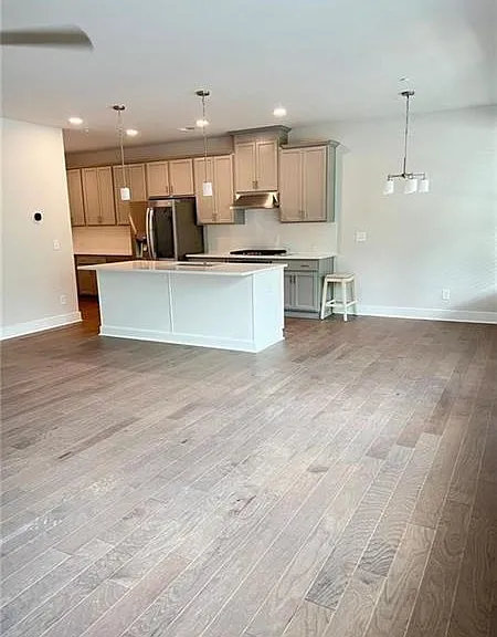 1249 Windmill Pkwy — Photo 4