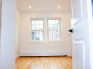 33 Hammond Pond Pkwy APT 2, Newton, MA 02467