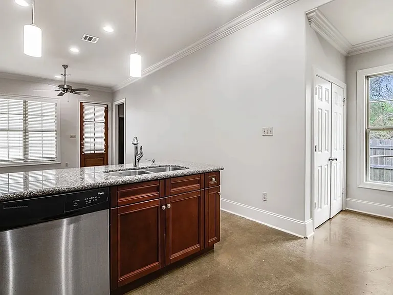 130 Brightwood Dr — Photo 6