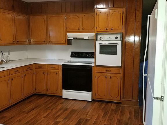 2nd image of 131 Cline St