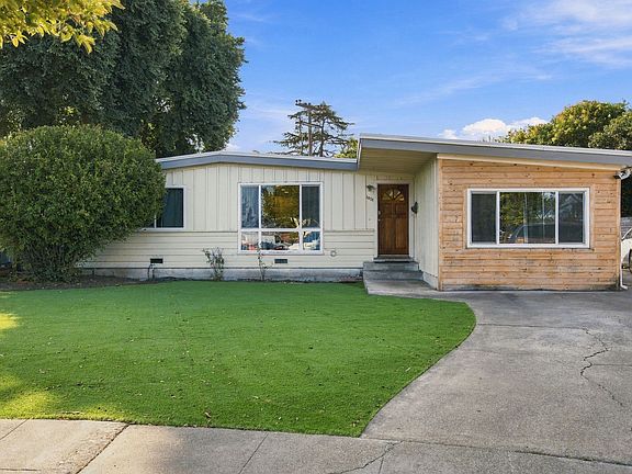 2nd image of 1075 Chico Ct