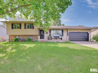 509 James Pkwy, Washington, IL 61571