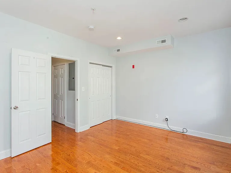 2534 Amber St — Photo 14
