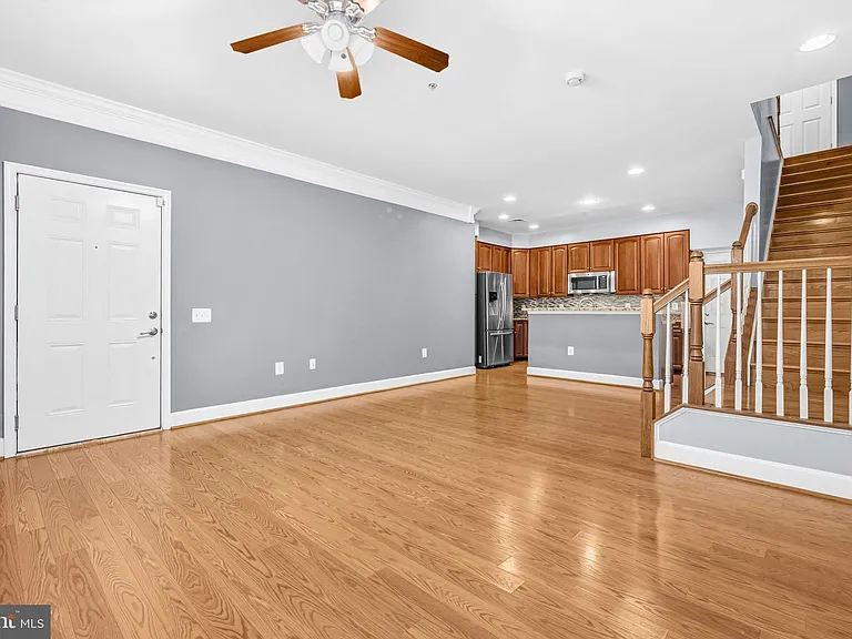 2392 Brookmoor Ln — Photo 3