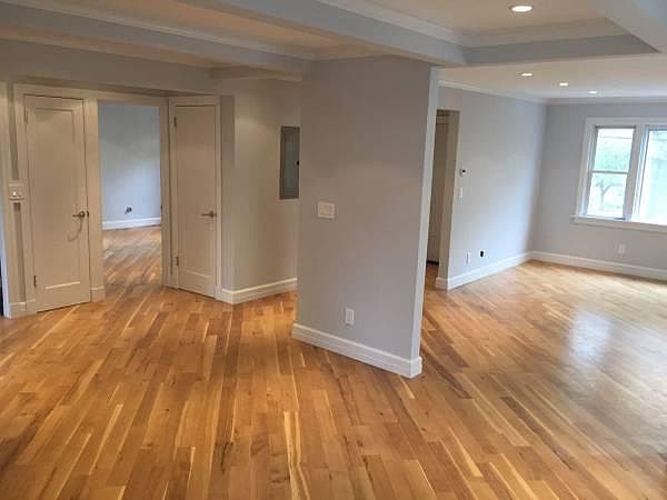 1st image of 140 Florence St