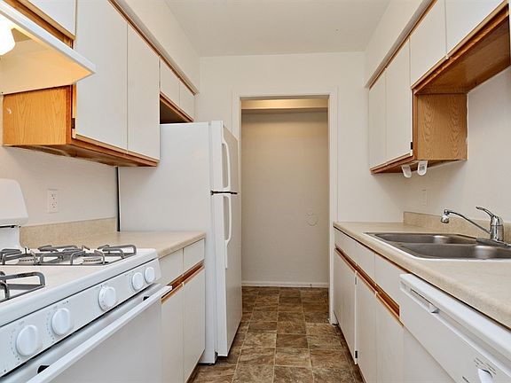 5th image of 1322 Lemans Ct