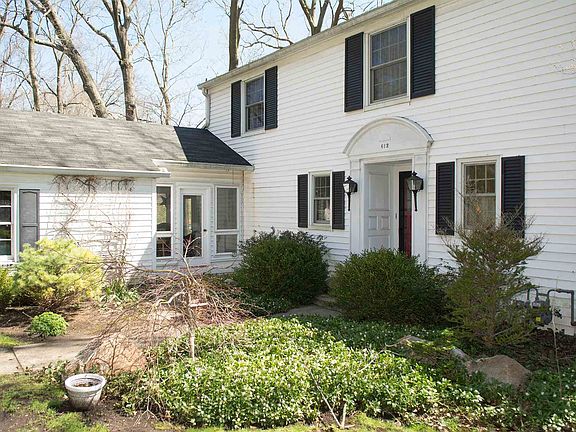3rd image of 612 Terry Ln