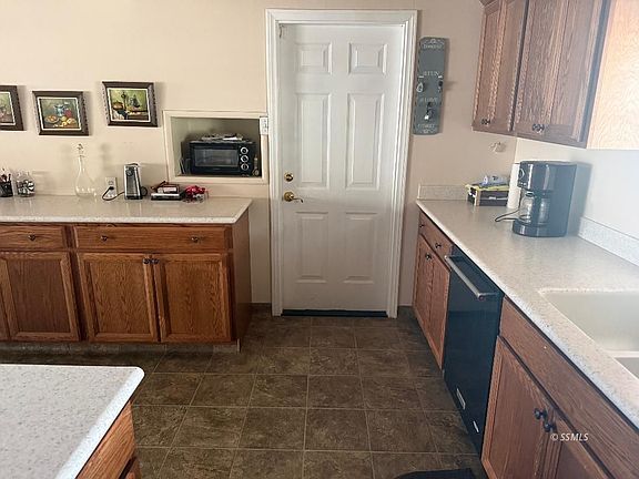 3rd image of 12112 Lakeview Dr