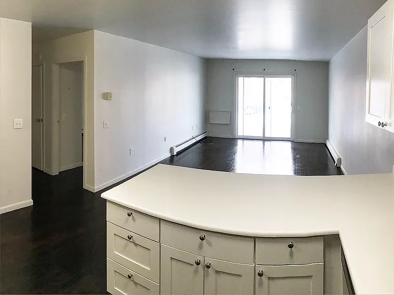 407 7th Ave — Photo 11