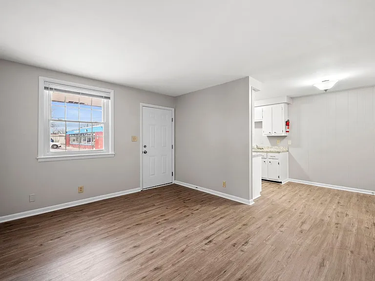 701 Power St — Photo 4