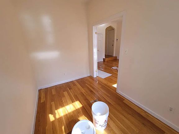 5th image of 163 E 36th St APT 4b