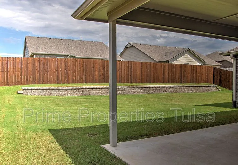 3208 W Fredericksburg St — Photo 20