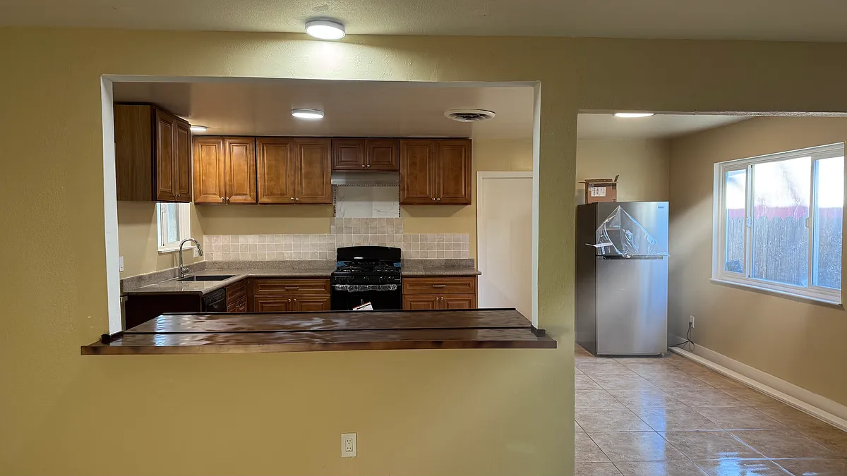 Building Photo - 227 E Coronado Way