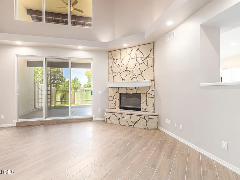 2322 S Rogers Cir #18 — Photo 6
