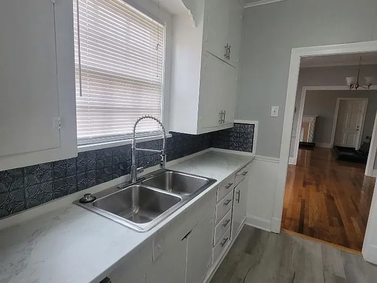 103 E Robinson Pl — Photo 6