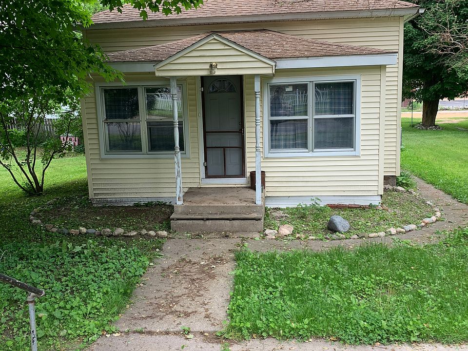 2nd image of 113 E Gilson St