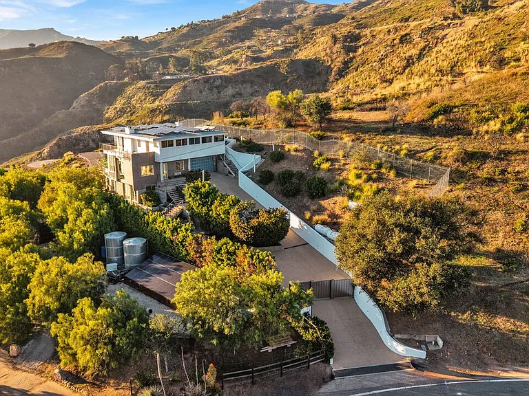 2915 Tuna Canyon Rd — Photo 5
