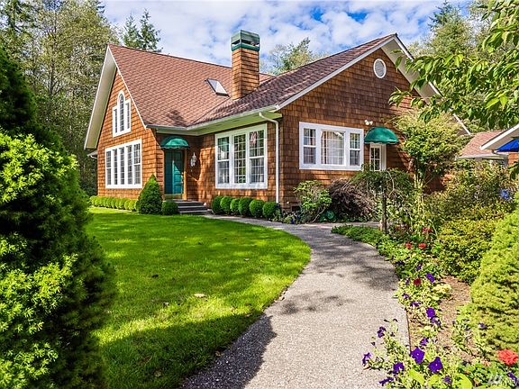 Welcome to your new home! It looks like Architectural Digest.