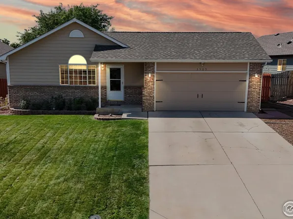 3905 Harbor Ln, Evans, CO 80620