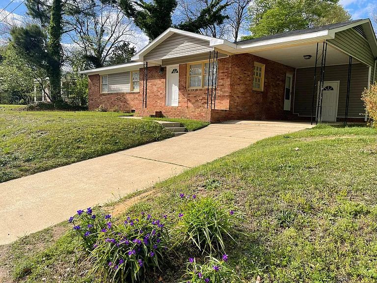 6012 Cliffdale Rd — Photo 2
