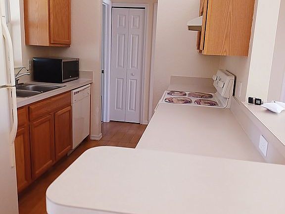 5th image of 4867 Sunburst Ave