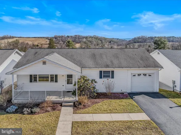 196 United Morgan Cir, Berkeley Springs, WV 25411