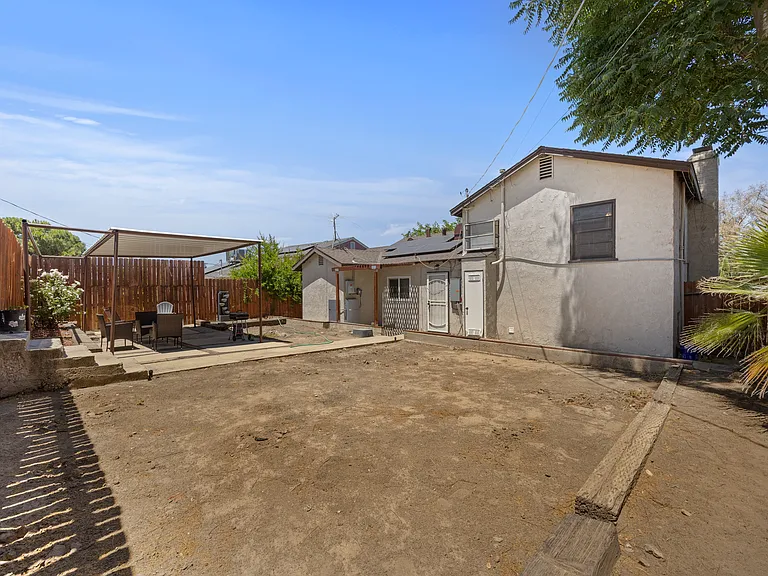2803 Hawthorne Ave #B — Photo 31