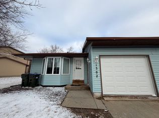 1302 Sunset St, Iowa City, IA 52246