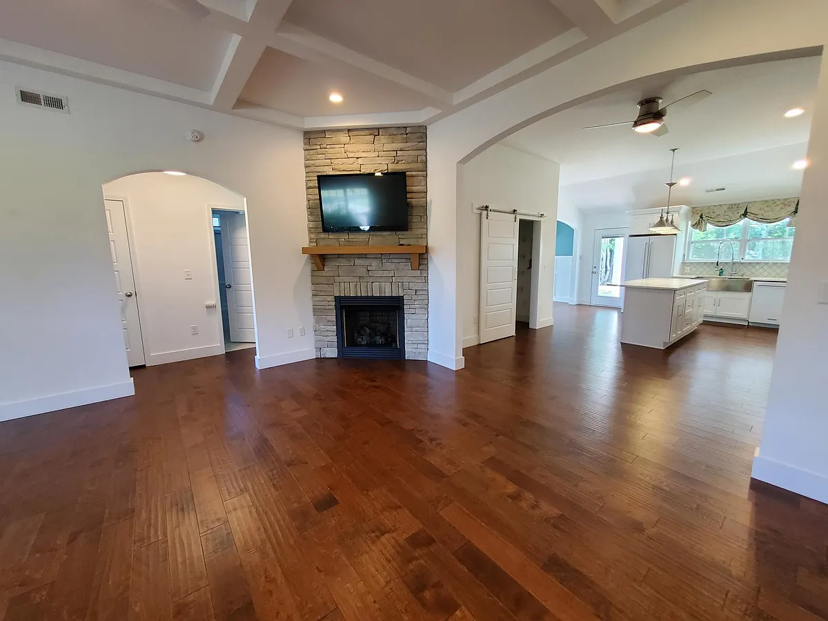 Building Photo - 261 Woodcrest Ct
