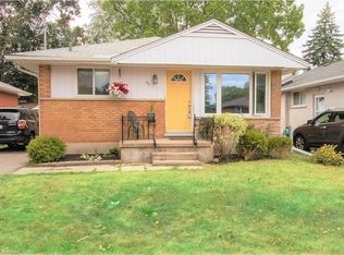 40 Winslow Dr #1, Kitchener, ON N2M3E1