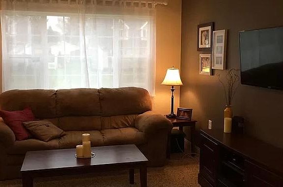 5th image of 1716 Davis Ave #201