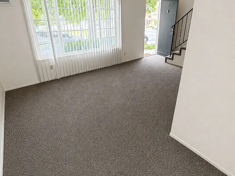 390 S Walnut Ave #7 — Photo 4