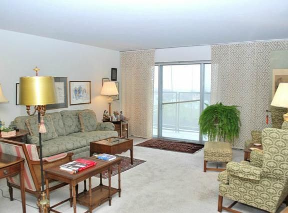 3rd image of 4550 Warwick Blvd APT 1101-1102
