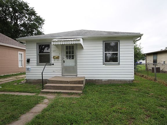 3rd image of 431 W 10th St