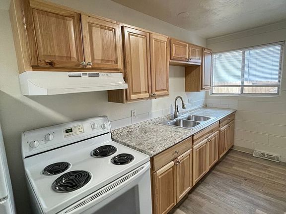 4th image of 908 31st Ave #D