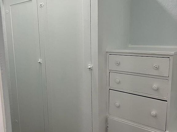 5th image of 209 W Elk Ave APT 22