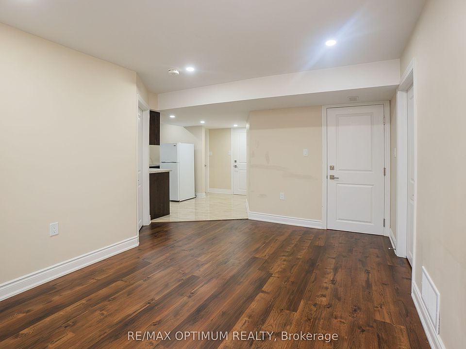 1st image of 9 Fenchurch Dr #Basement