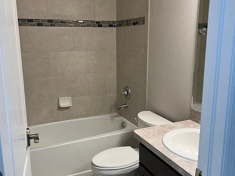 5810 W Oak Park Blvd — Photo 8