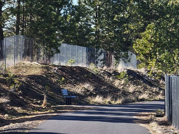 5th image of 1516 E Center Rd