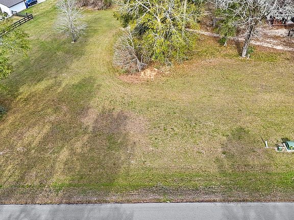 2nd image of 54 Lakecrest Ln