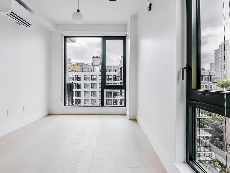 218 Front St #1600 — Photo 21