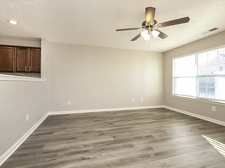 8481 Lawson Dr — Photo 5