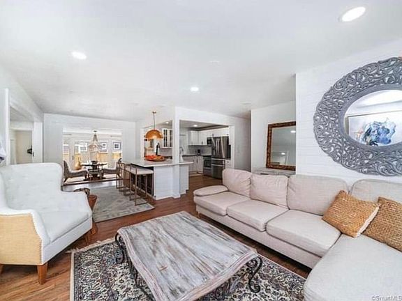 3rd image of 239 Geduldig Ave