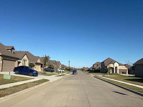 4th image of 1601 Madeline Ln
