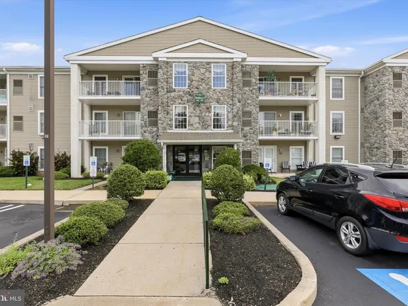 501 Brandon Rd W, Norristown, PA 19403