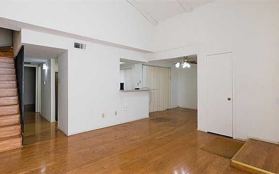 4th image of 2833 Nova Dr