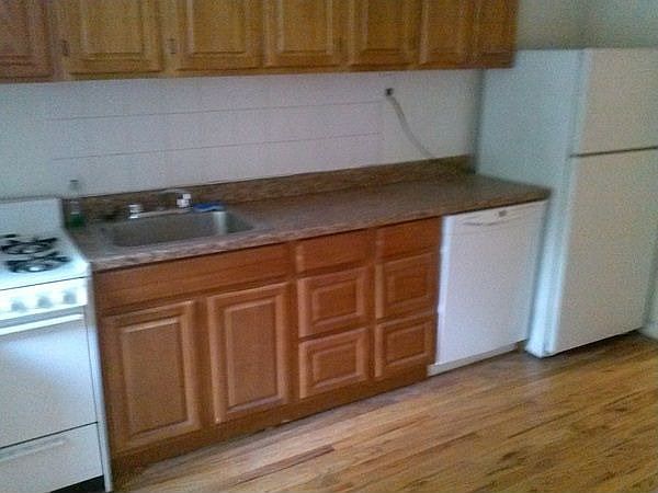 1st image of 220 Dekalb Ave